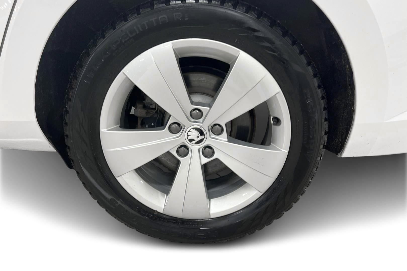 Skoda Superb iso kuva 12