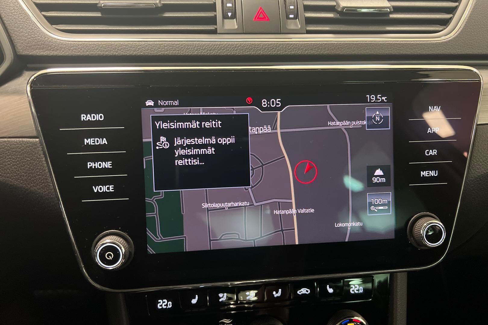 Skoda Superb iso kuva 13