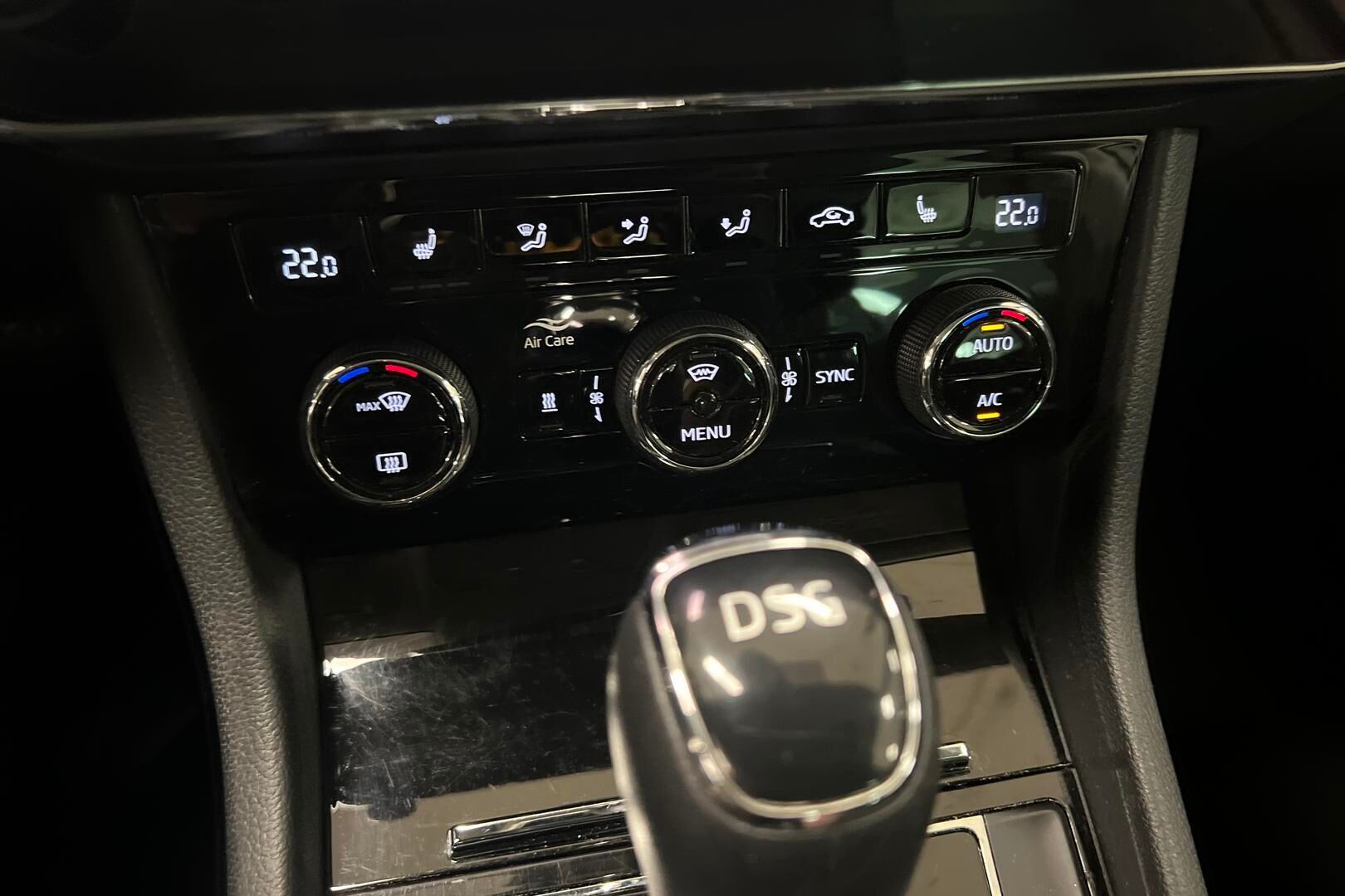 Skoda Superb iso kuva 14