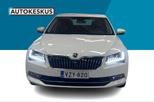 Skoda Superb esikatselu 2