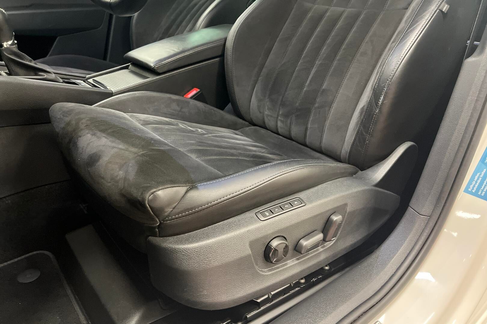 Skoda Superb iso kuva 19