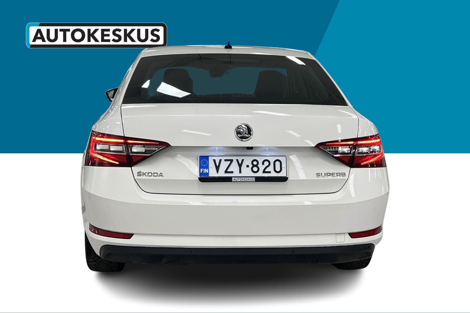 Skoda Superb iso kuva 6