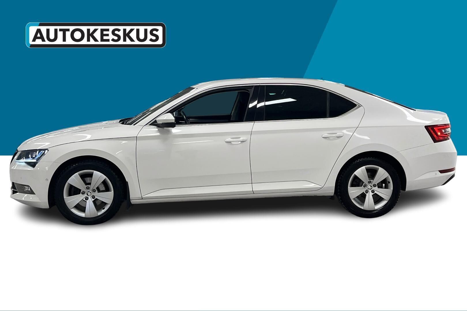 Skoda Superb iso kuva 20