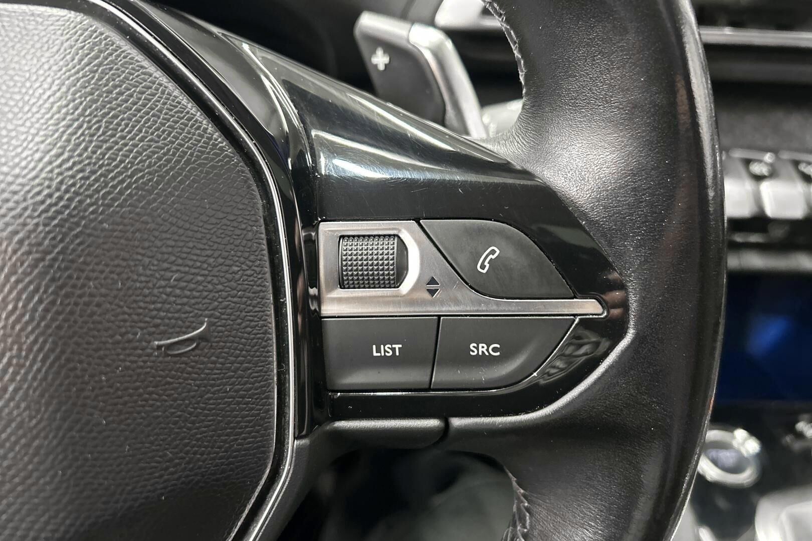 Peugeot 5008 iso kuva 15