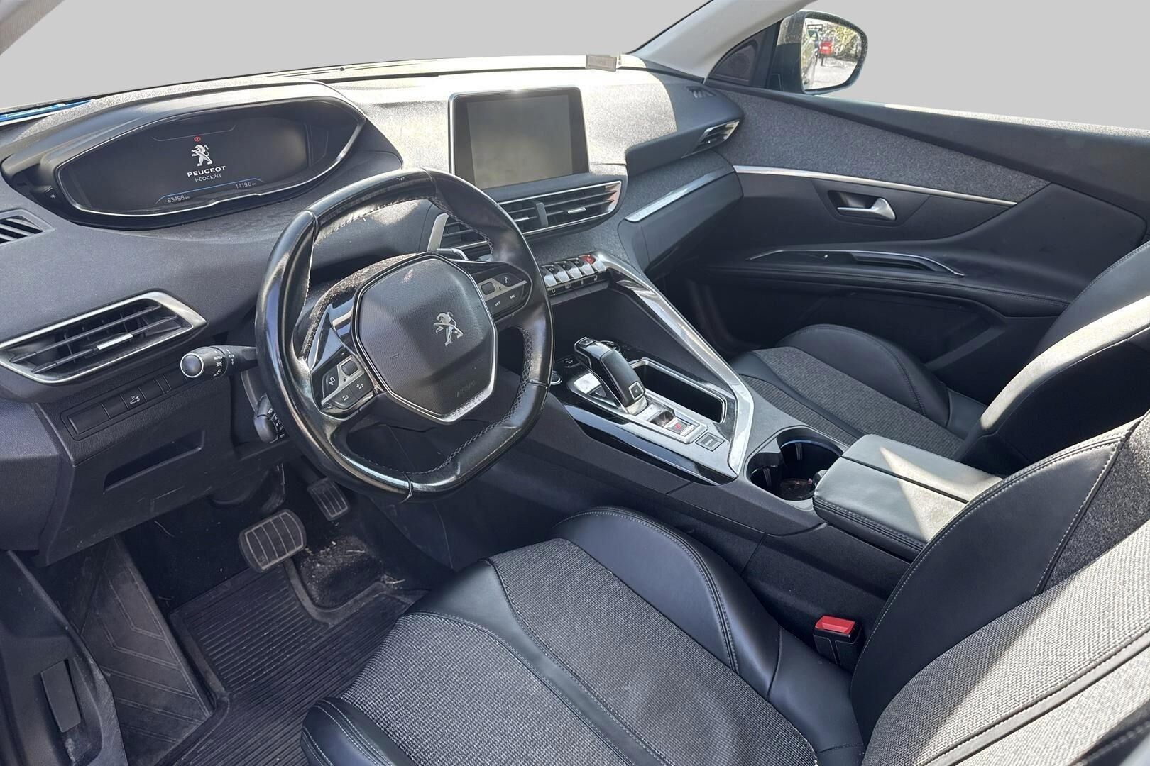 Peugeot 5008 iso kuva 2