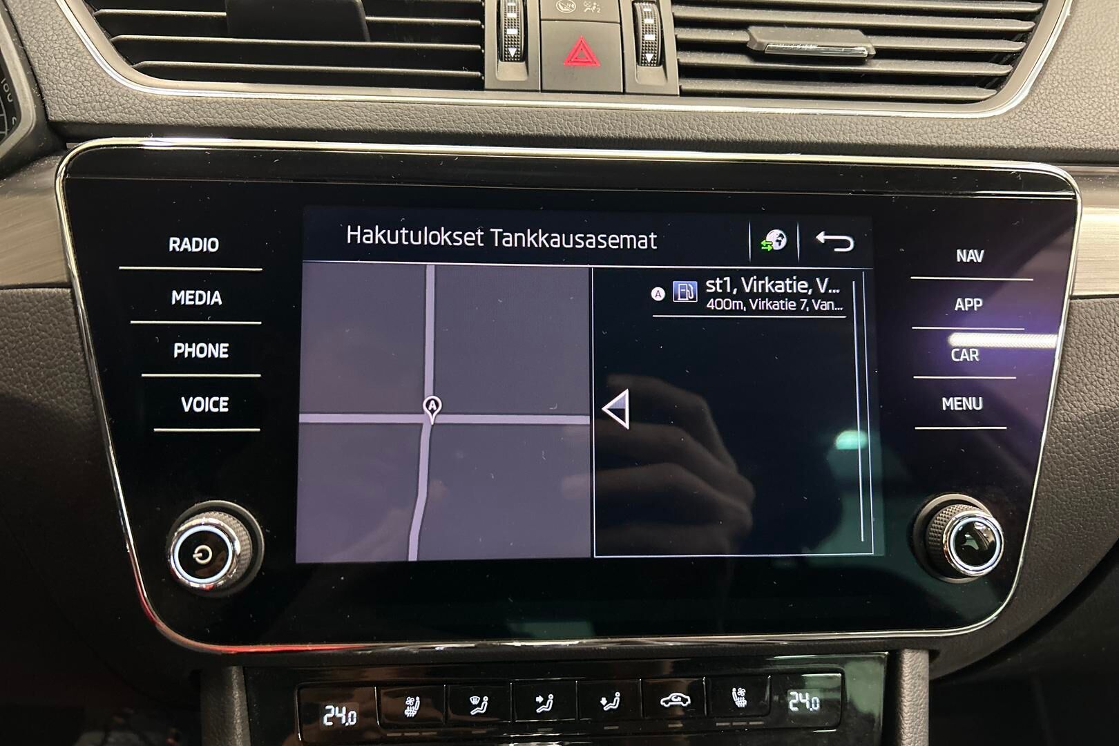 Skoda Superb iso kuva 15
