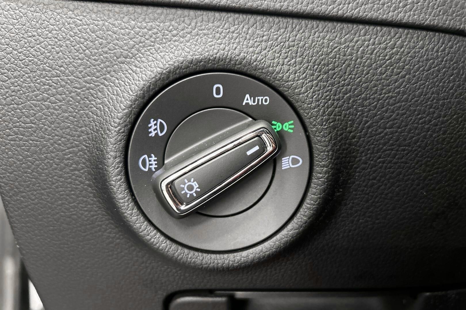 Skoda Superb iso kuva 20