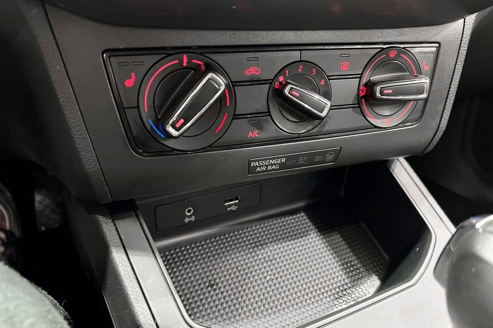 Seat Ibiza iso kuva 16