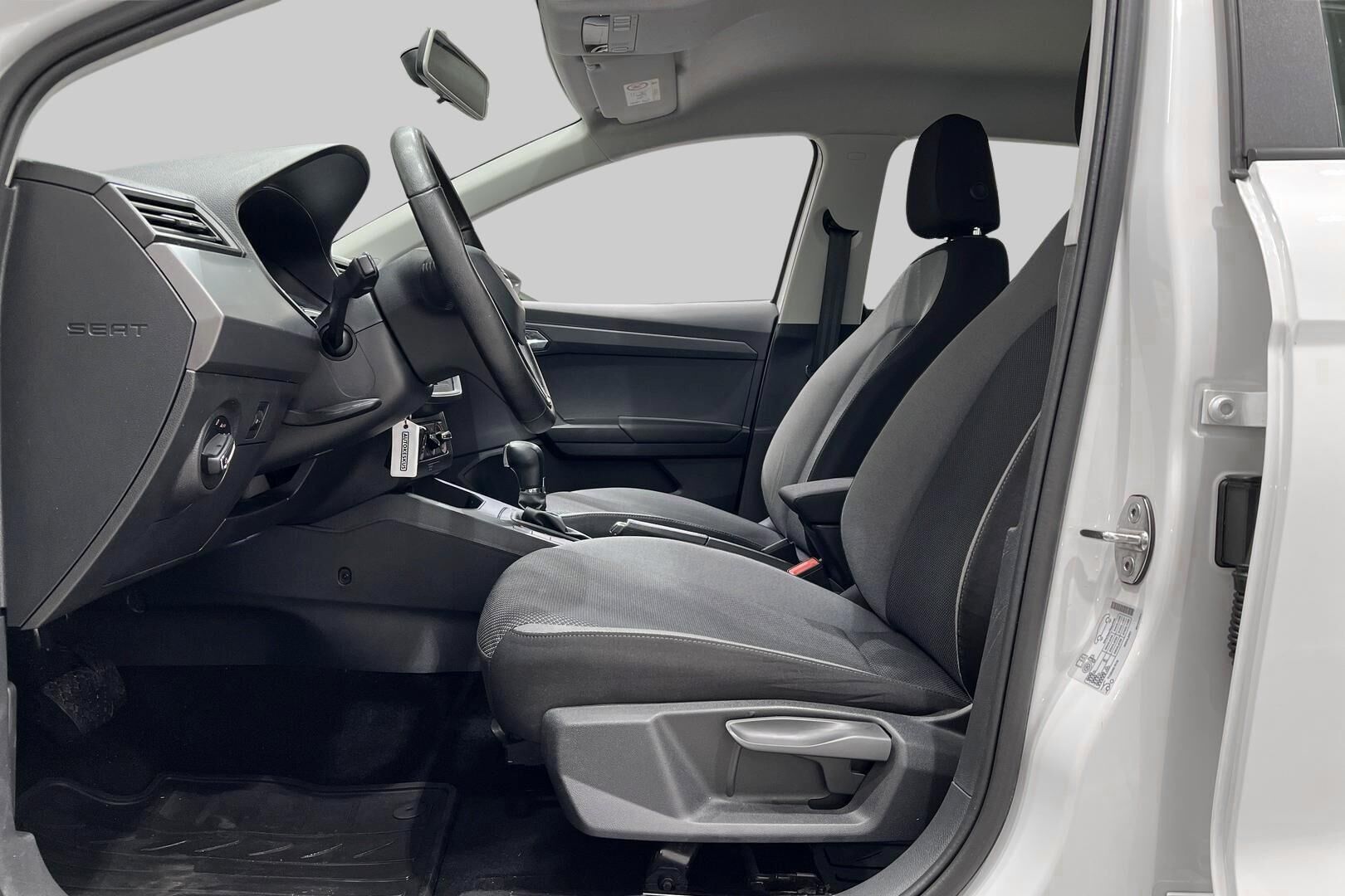 Seat Ibiza iso kuva 8