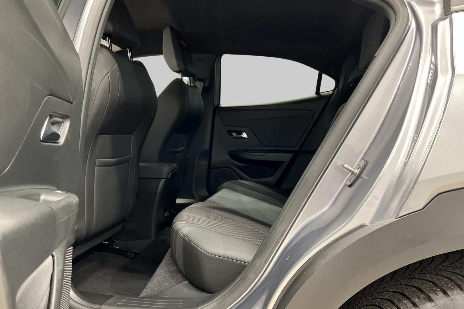 OPEL MOKKA-E iso kuva 10