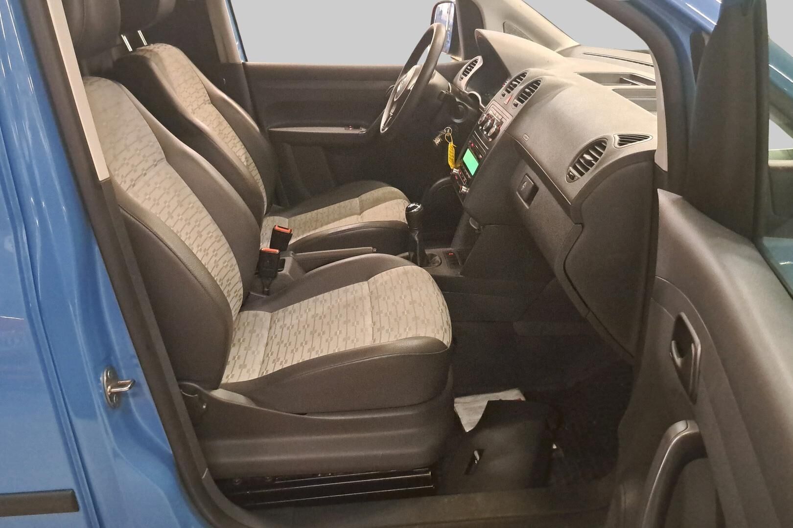 VOLKSWAGEN CADDY iso kuva 4