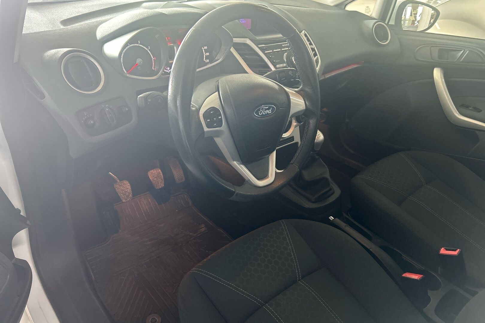 Ford Fiesta iso kuva 1