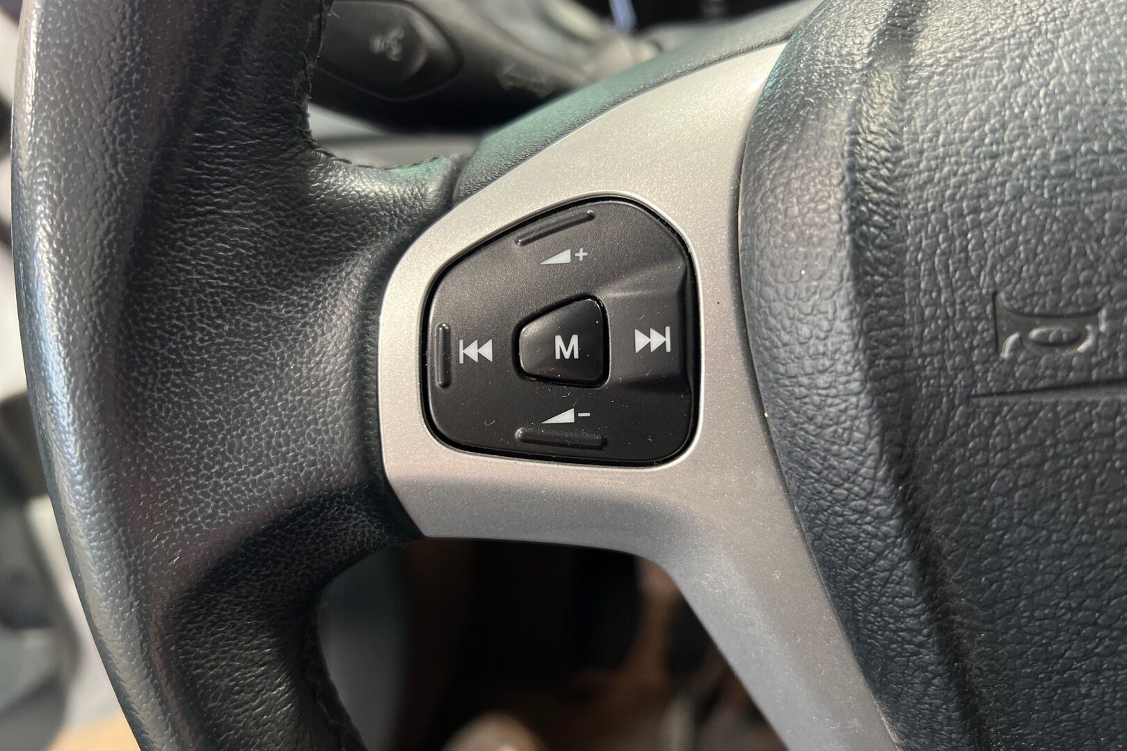 Ford Fiesta iso kuva 13