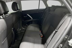 Toyota Avensis esikatselu 10