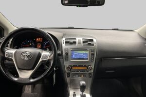 Toyota Avensis esikatselu 11