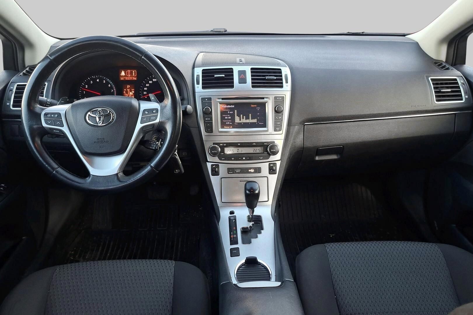 Toyota Avensis iso kuva 2