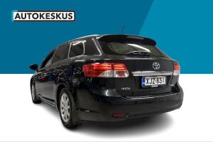 Toyota Avensis esikatselu 7