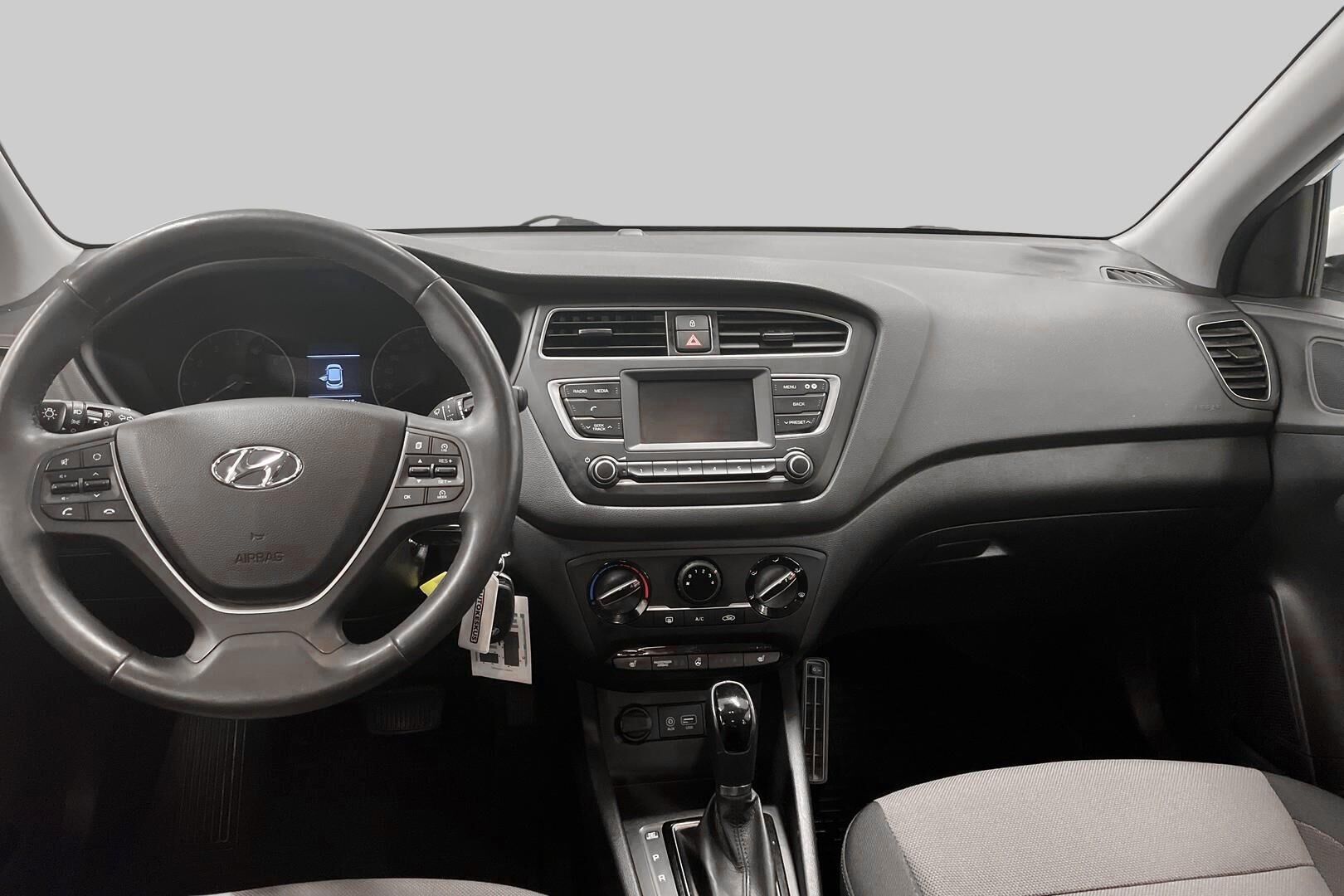 Hyundai i20 Hatchback iso kuva 9