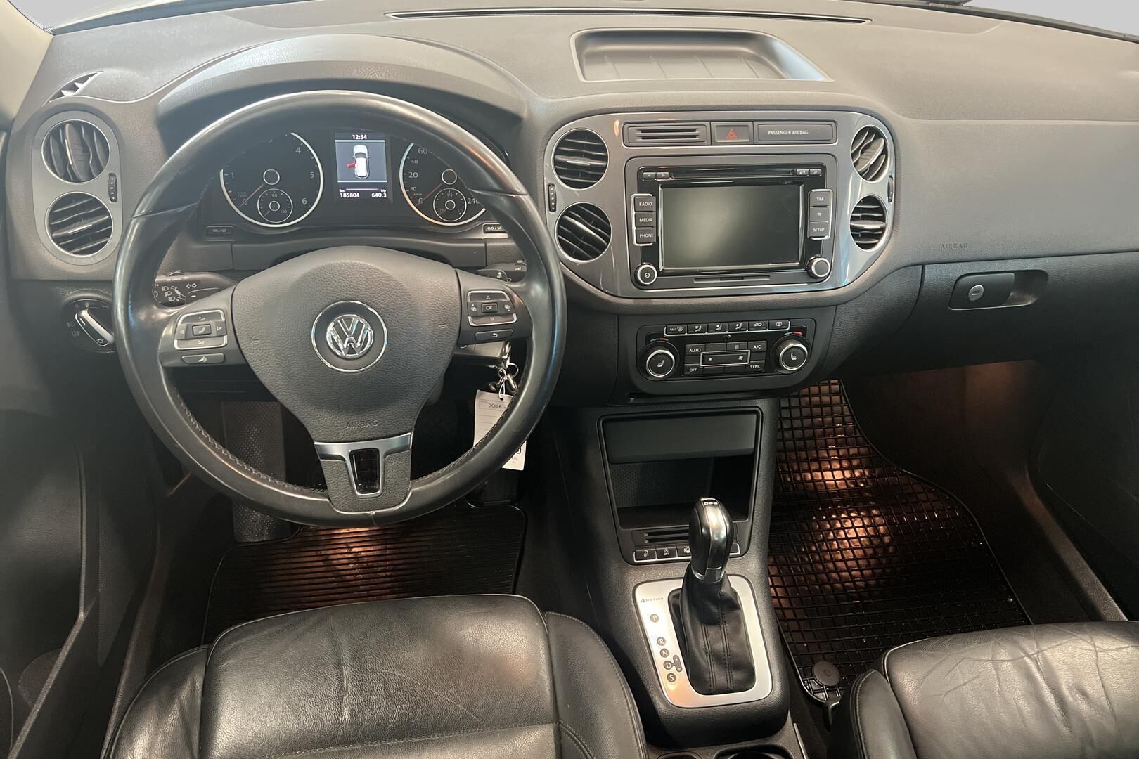 Volkswagen Tiguan iso kuva 11