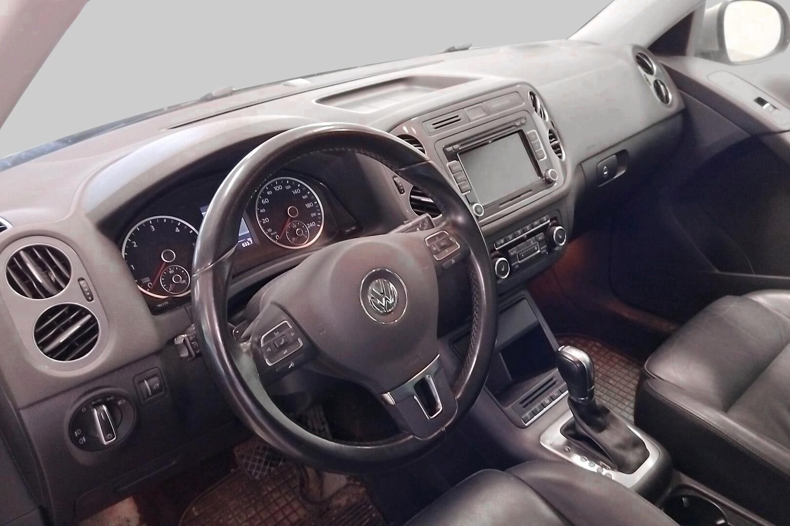 Volkswagen Tiguan iso kuva 2
