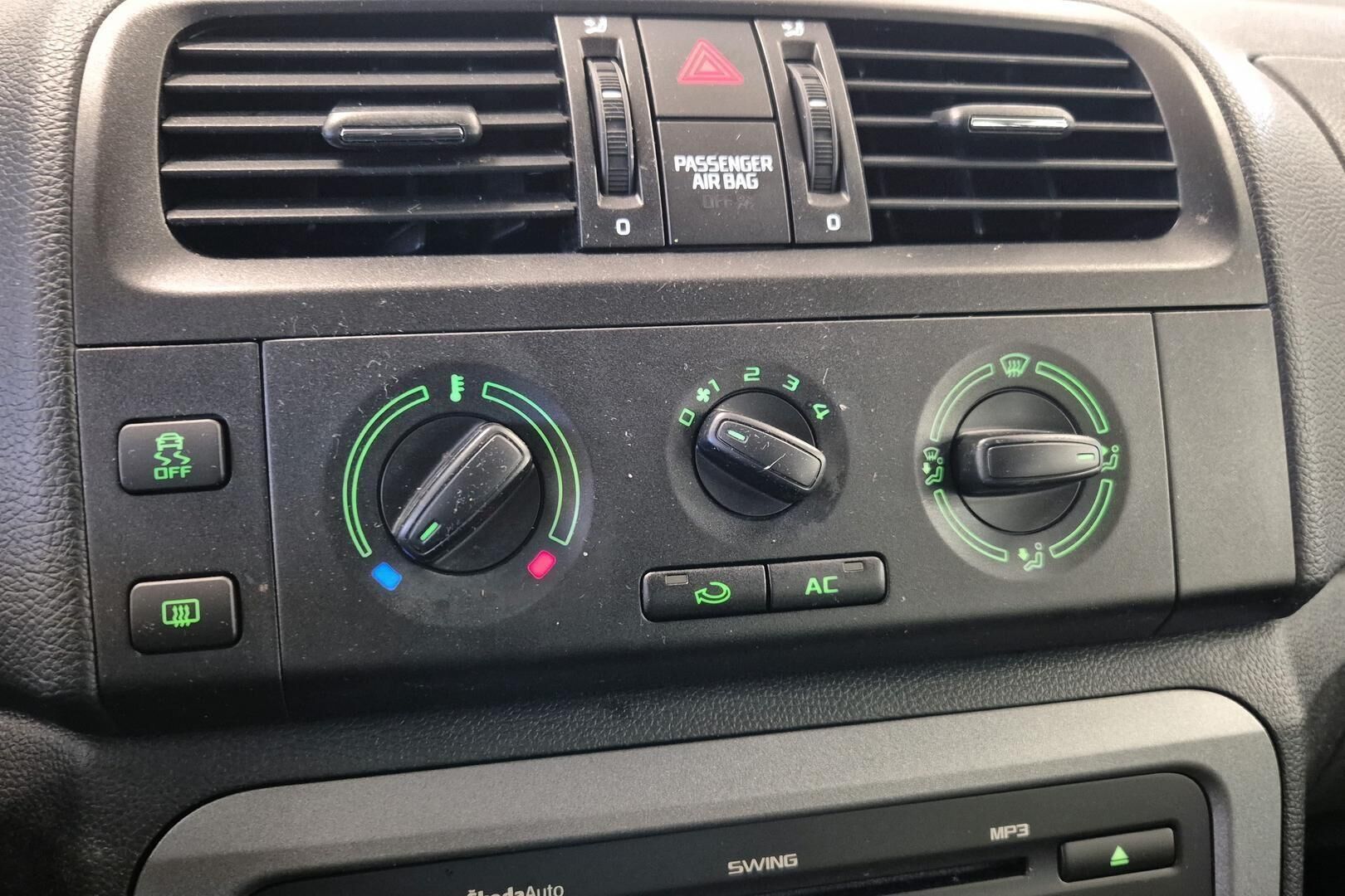 Skoda Fabia iso kuva 24