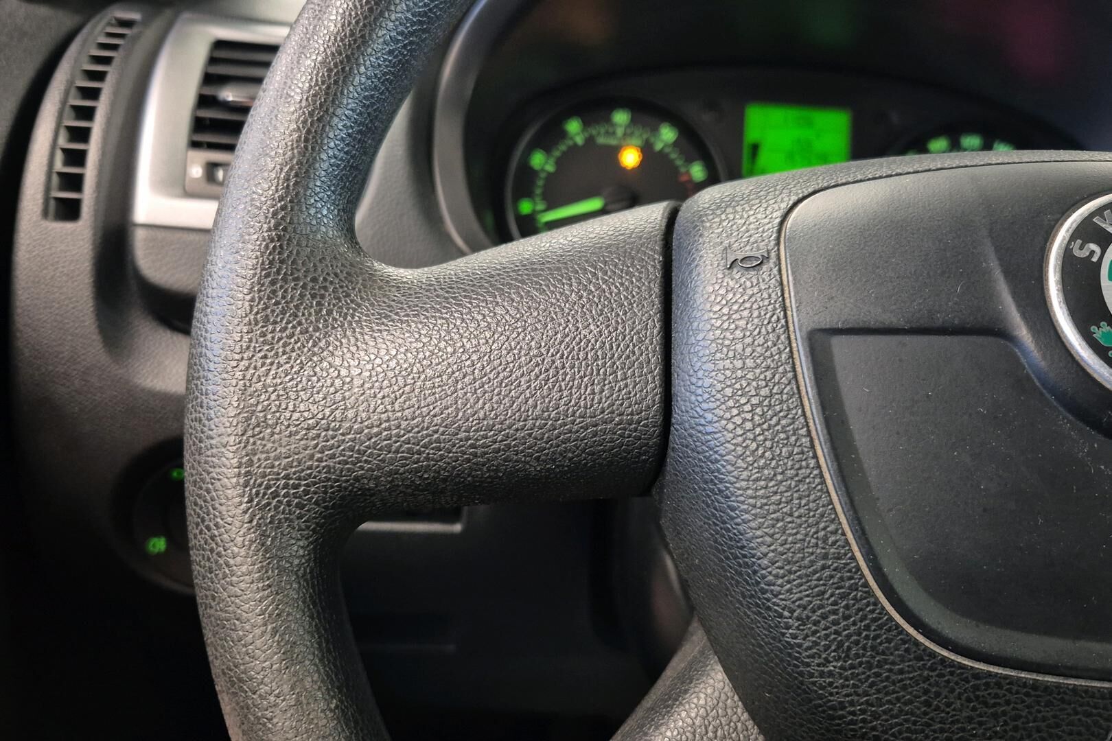 Skoda Fabia iso kuva 14