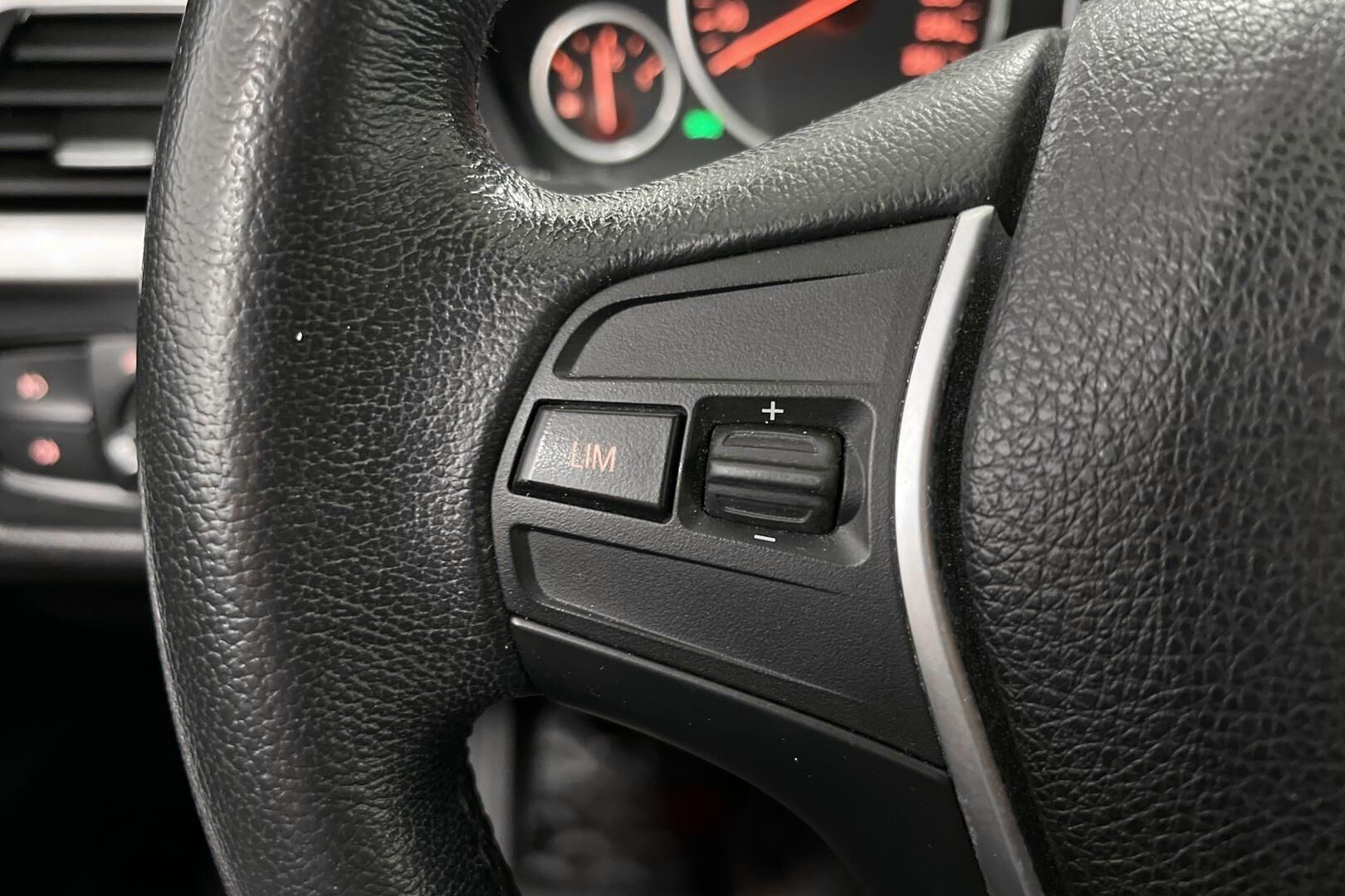 BMW 3-sarja iso kuva 16