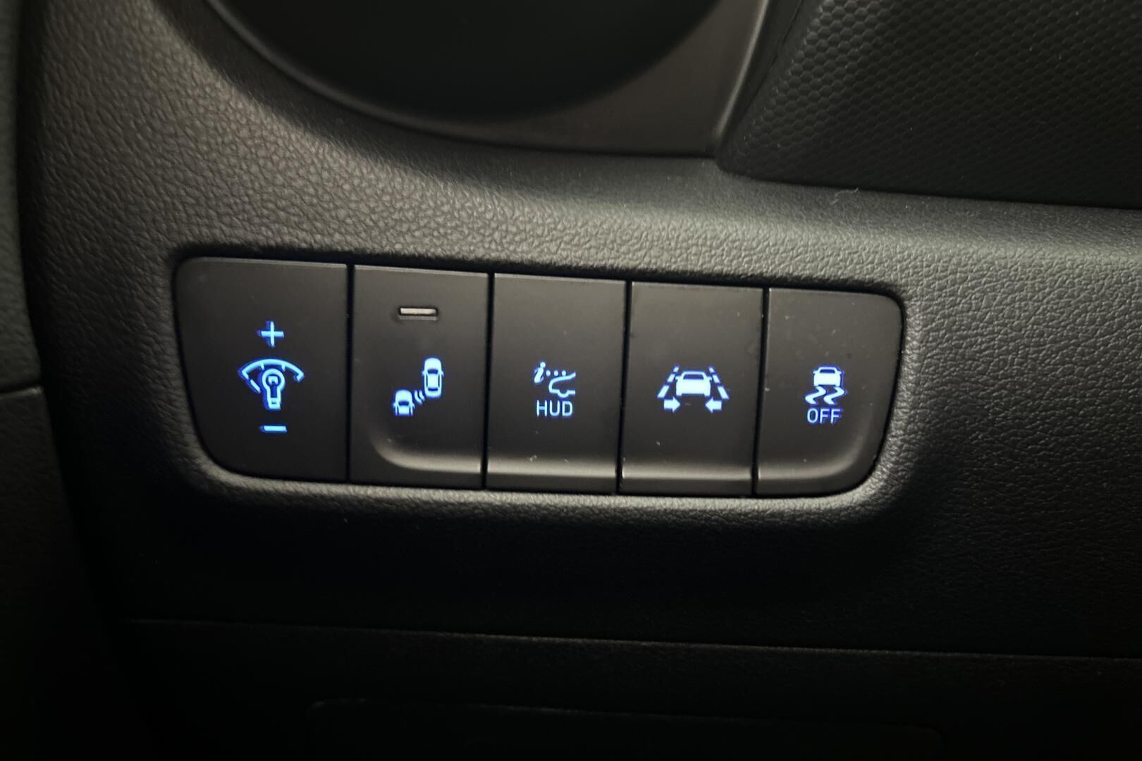 Hyundai KONA iso kuva 19