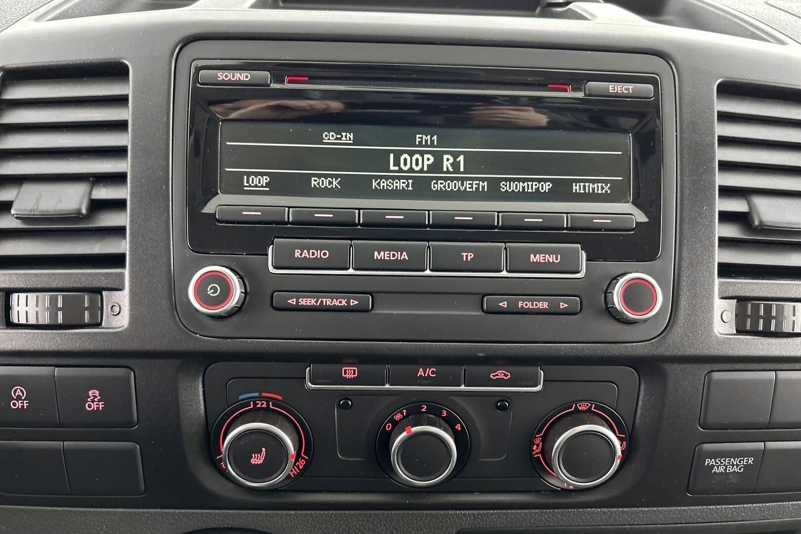 Volkswagen Transporter iso kuva 4