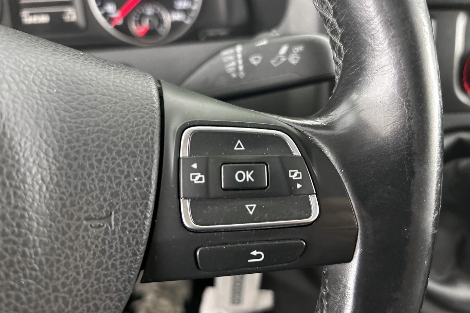 Volkswagen Transporter iso kuva 17