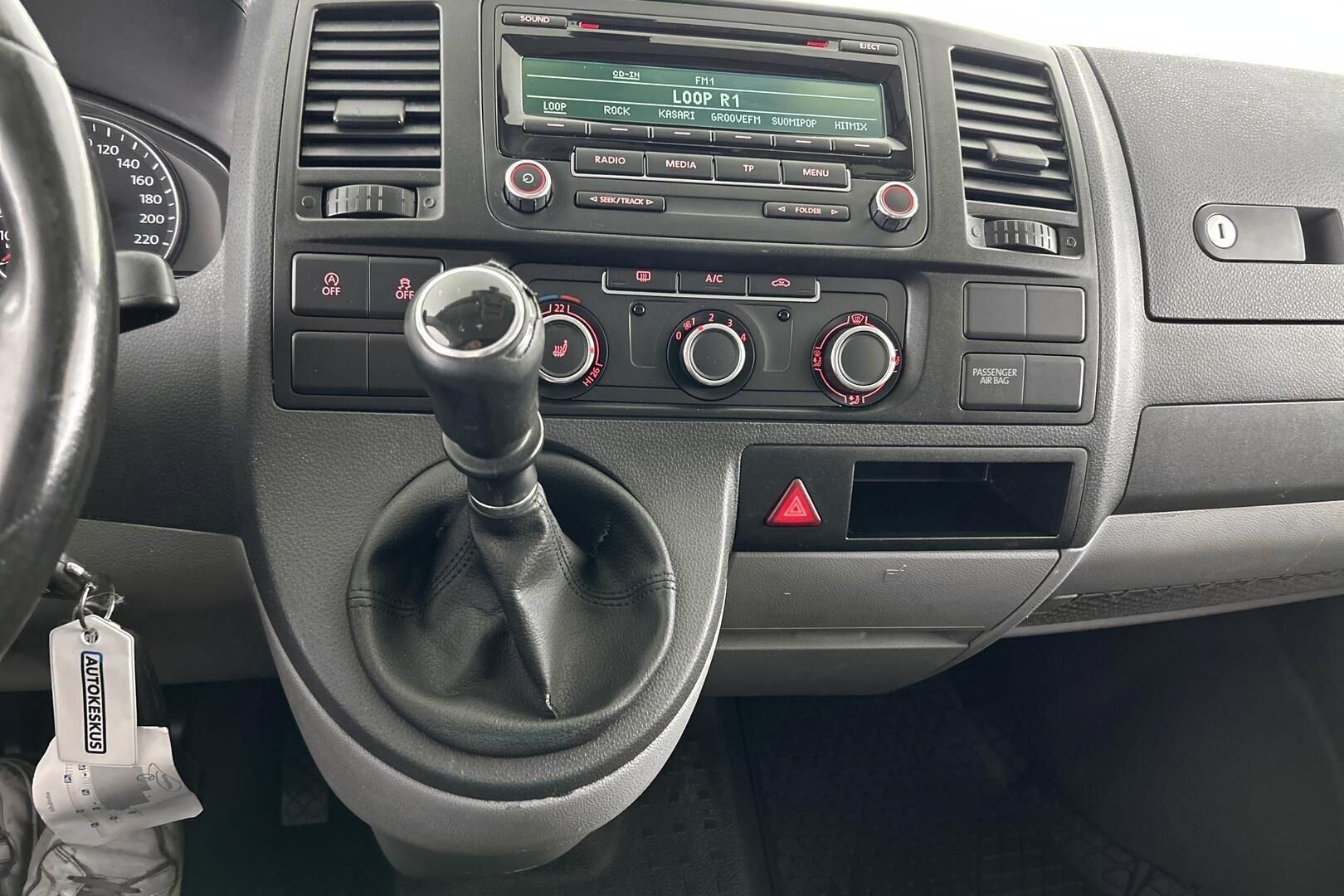 Volkswagen Transporter iso kuva 5