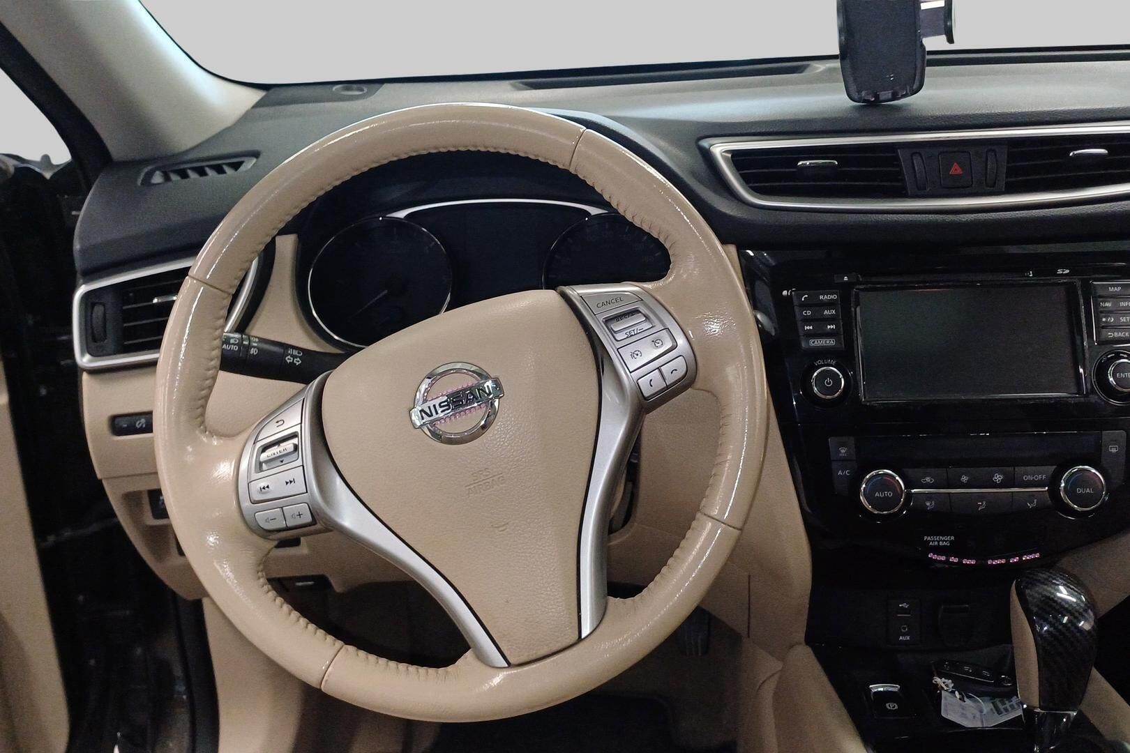 Nissan X-Trail iso kuva 1