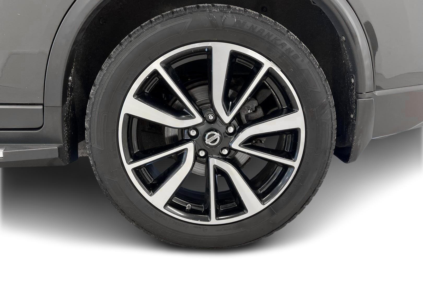 Nissan X-Trail iso kuva 12