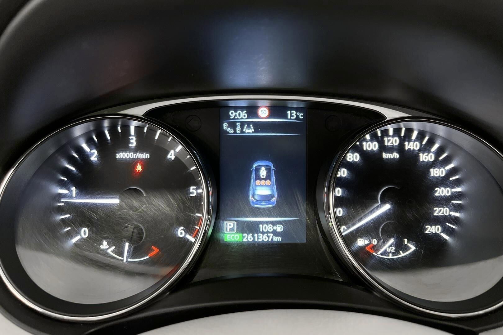 Nissan X-Trail iso kuva 13