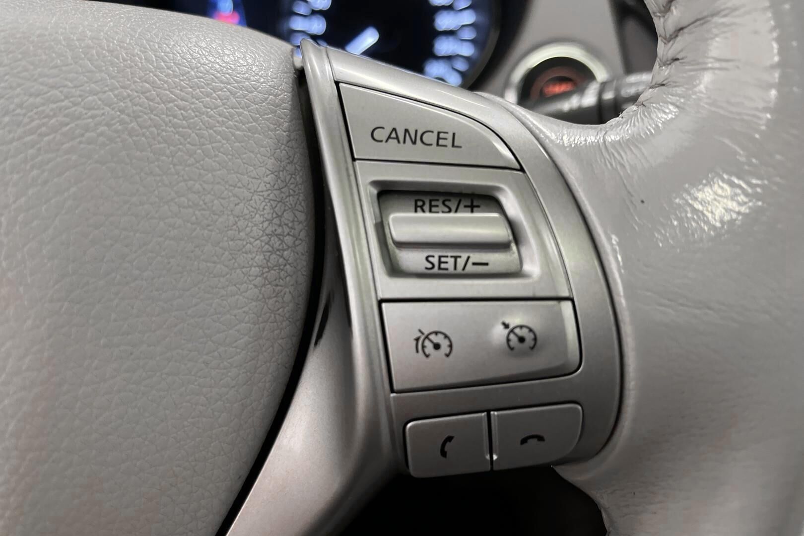 Nissan X-Trail iso kuva 17