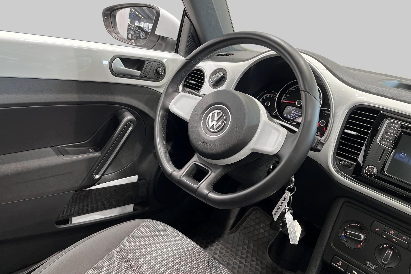 Volkswagen Beetle iso kuva 27