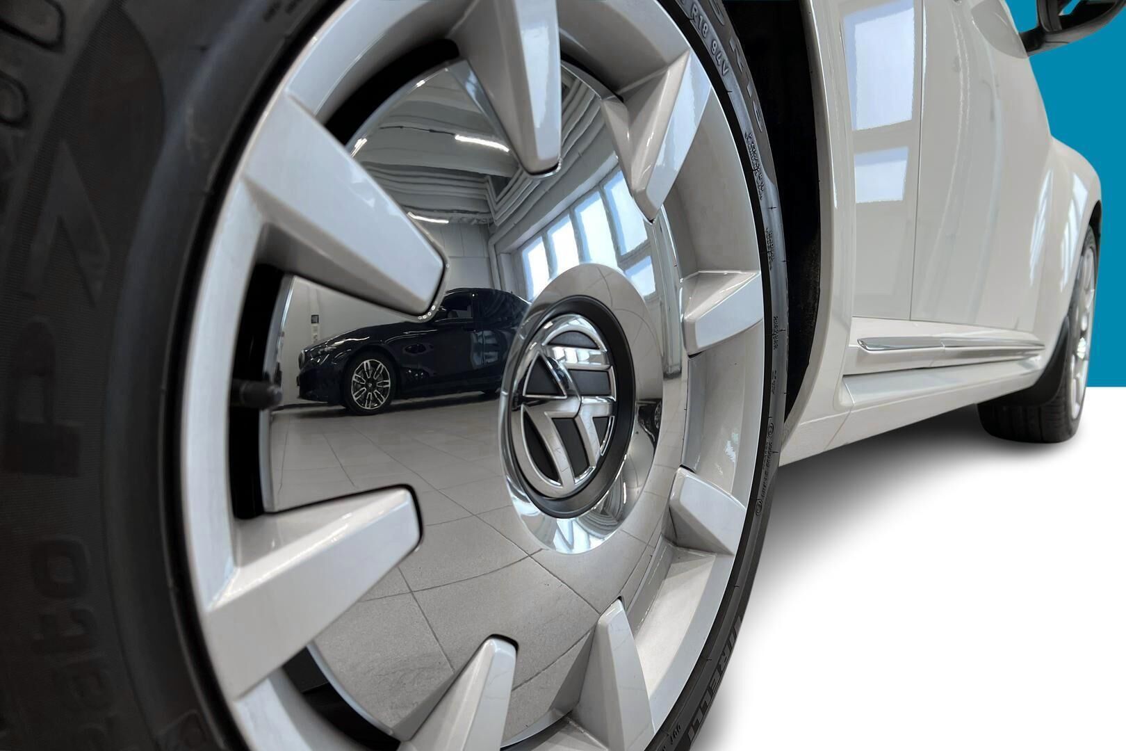 Volkswagen Beetle iso kuva 28