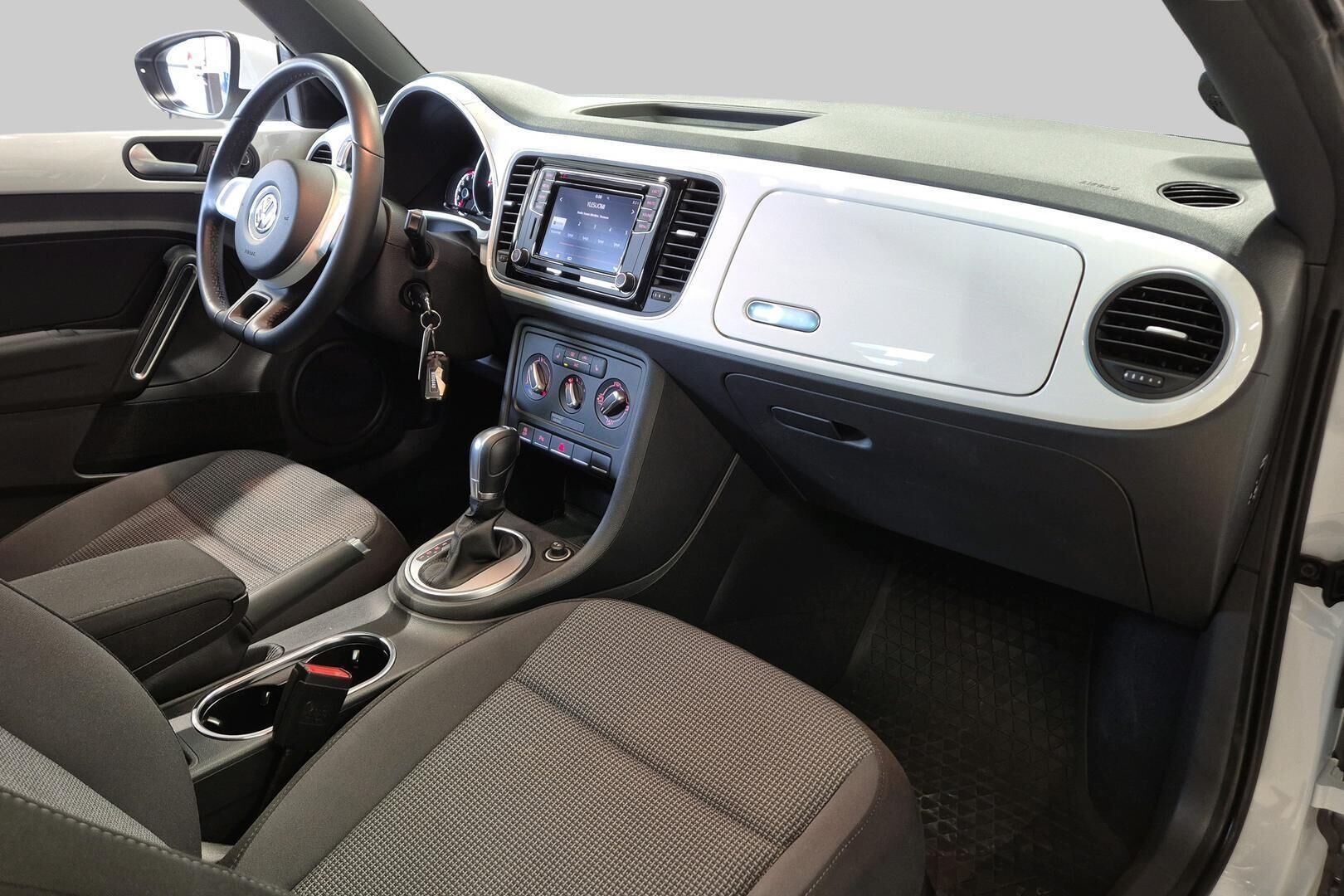 Volkswagen Beetle iso kuva 5
