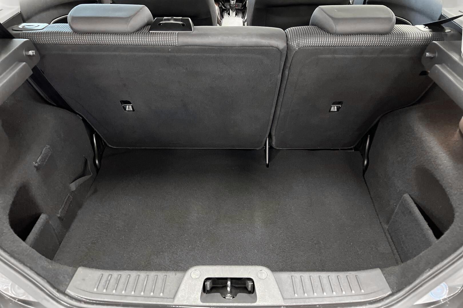 Ford Fiesta iso kuva 12