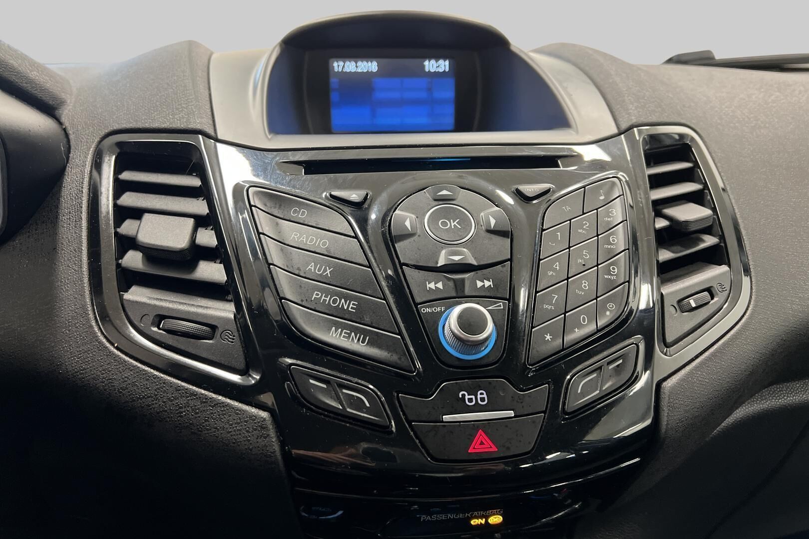 Ford Fiesta iso kuva 15