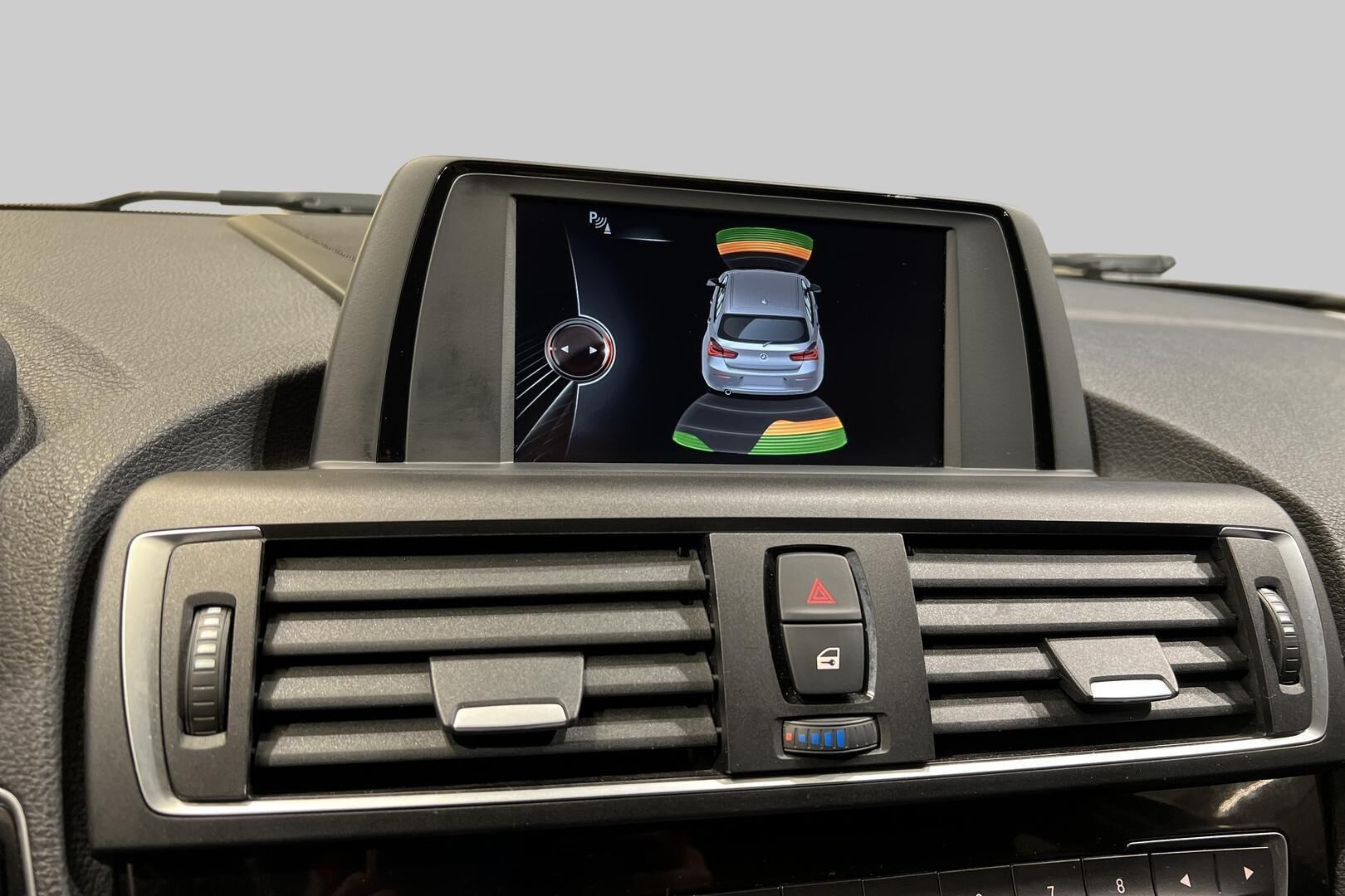 BMW 1-SARJA iso kuva 15