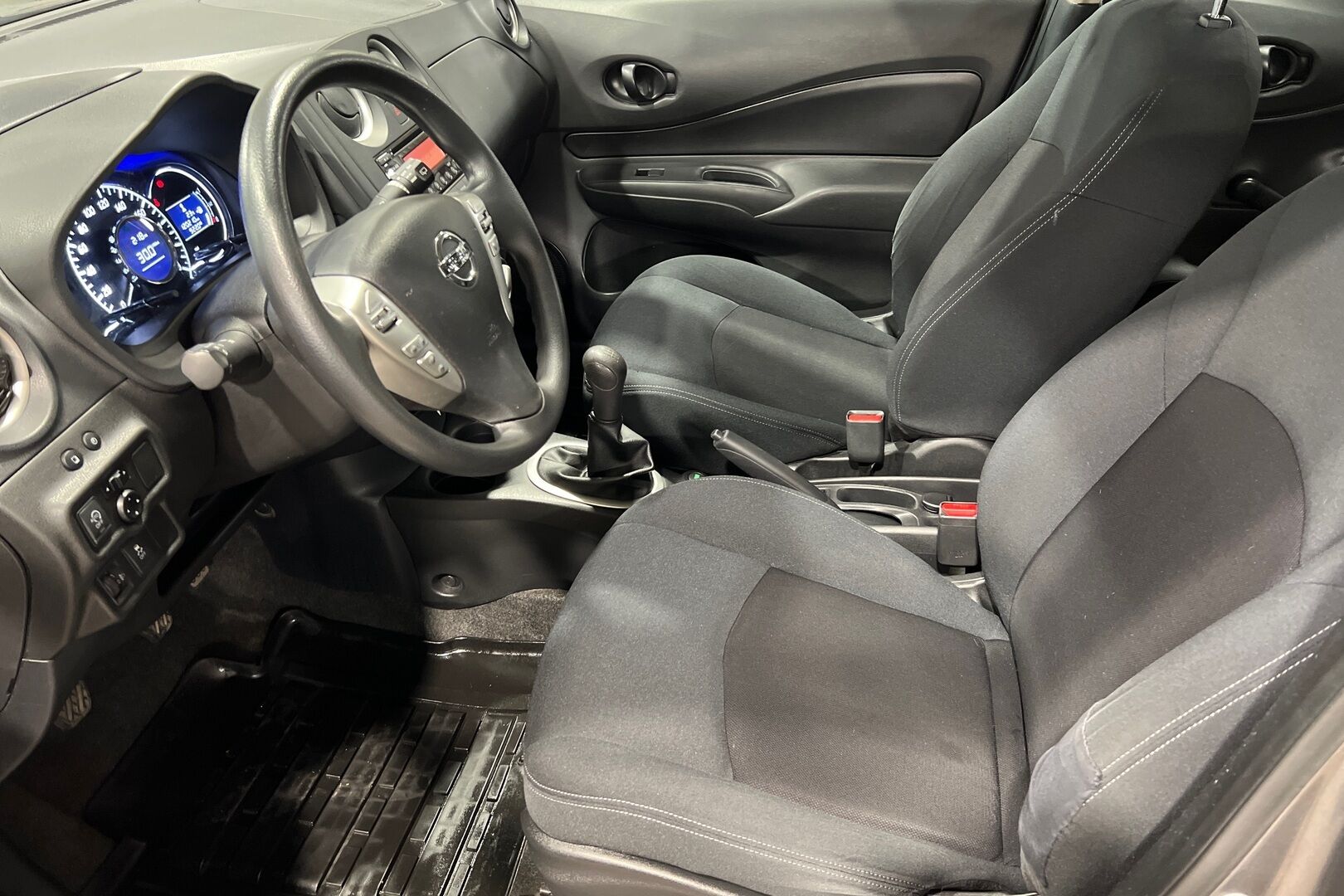 Nissan Note iso kuva 10