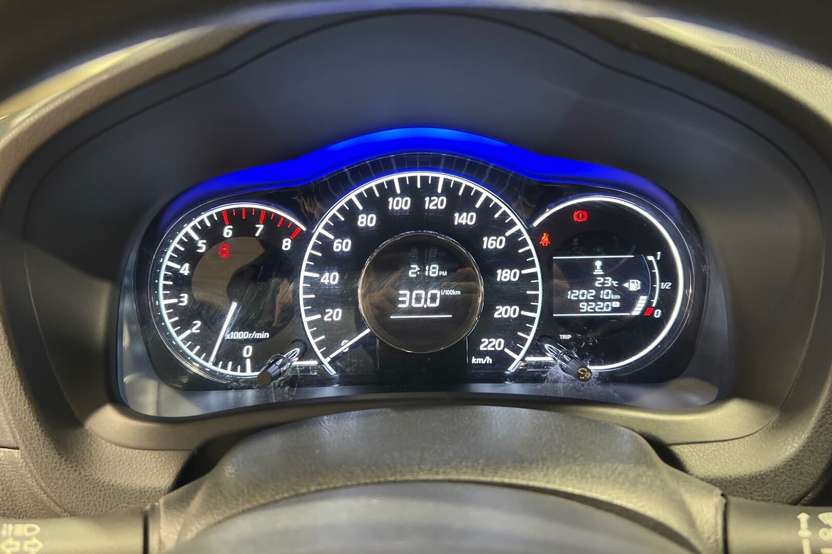 Nissan Note iso kuva 15