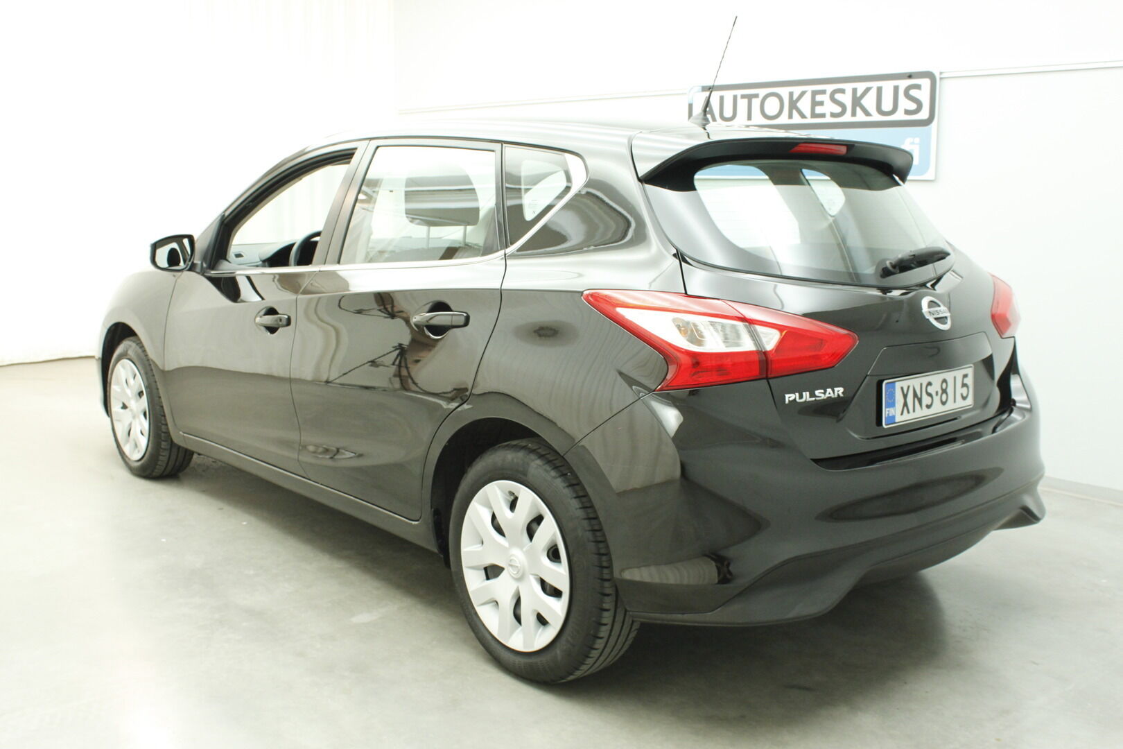 Nissan Pulsar iso kuva 2