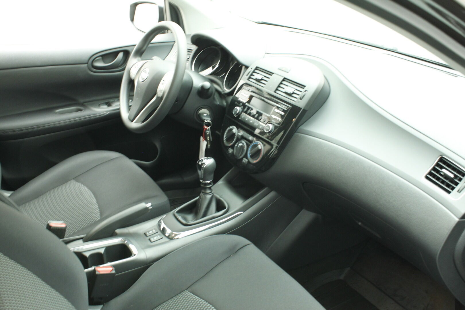 Nissan Pulsar iso kuva 6