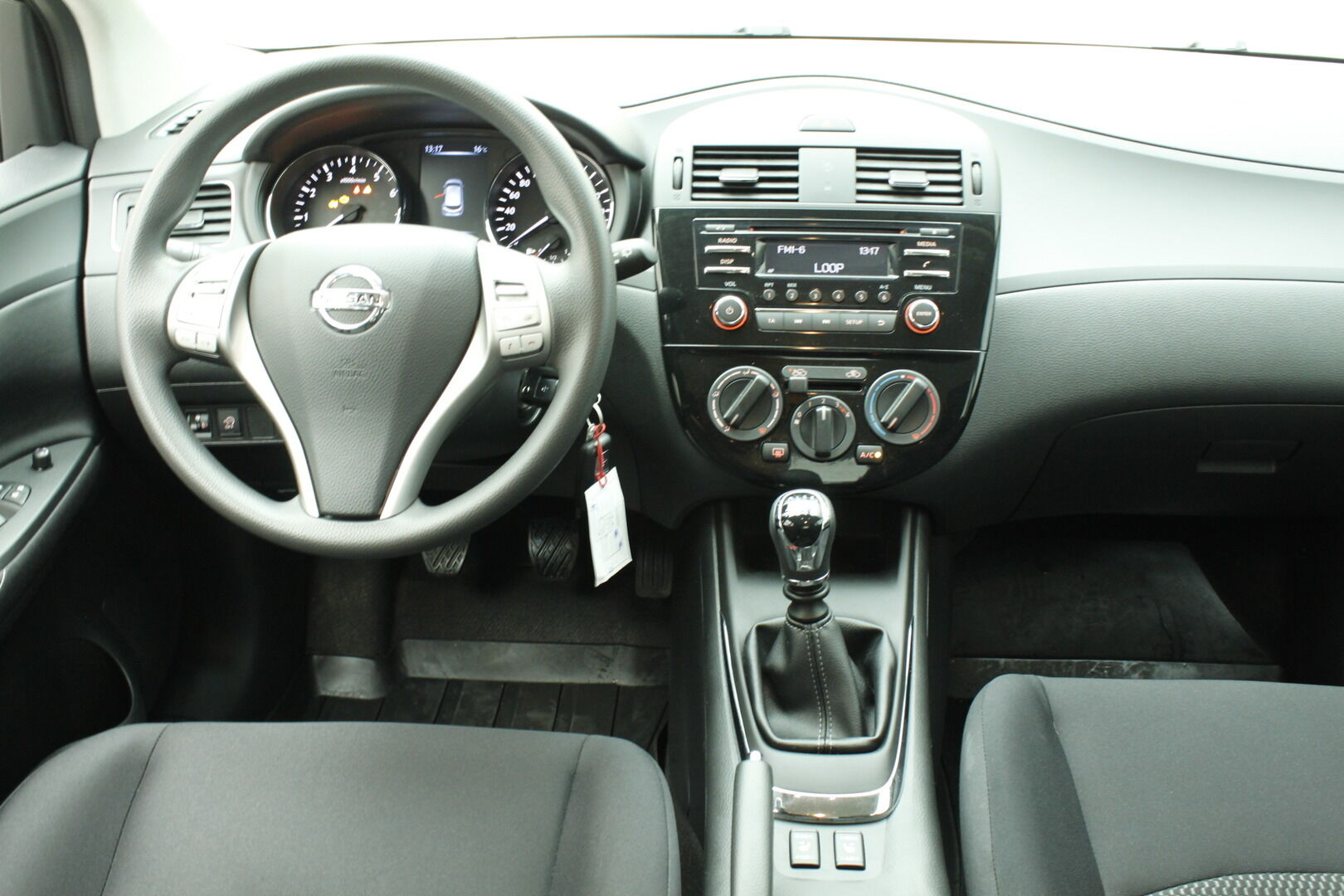 Nissan Pulsar iso kuva 7