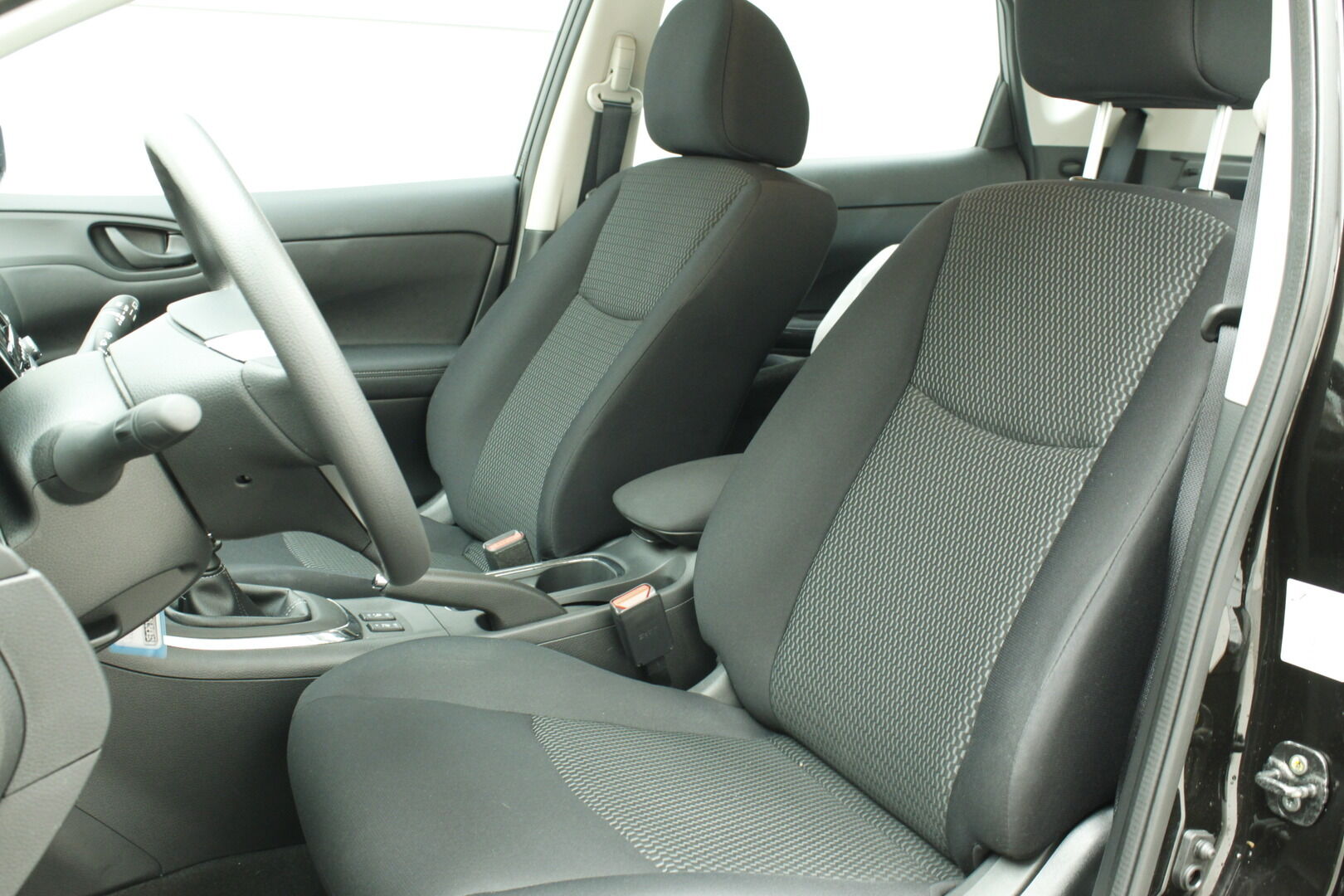 Nissan Pulsar iso kuva 8