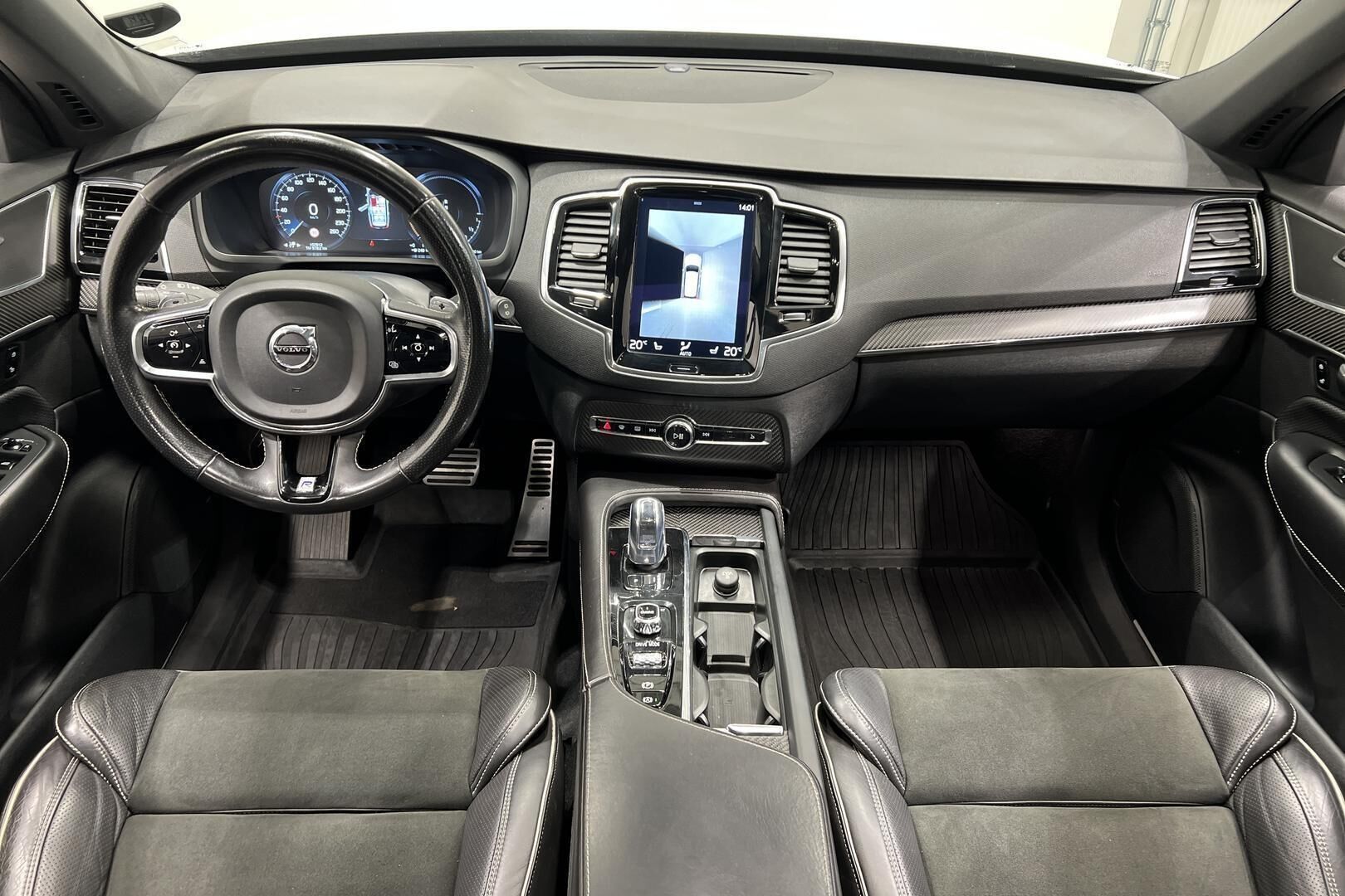 Volvo XC90 iso kuva 31