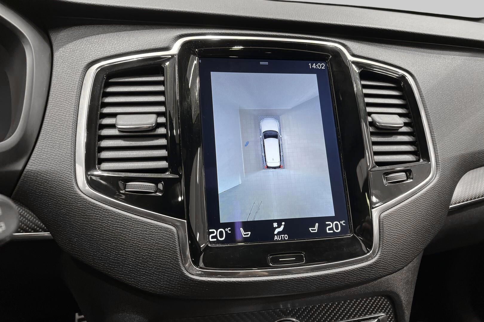 Volvo XC90 iso kuva 9