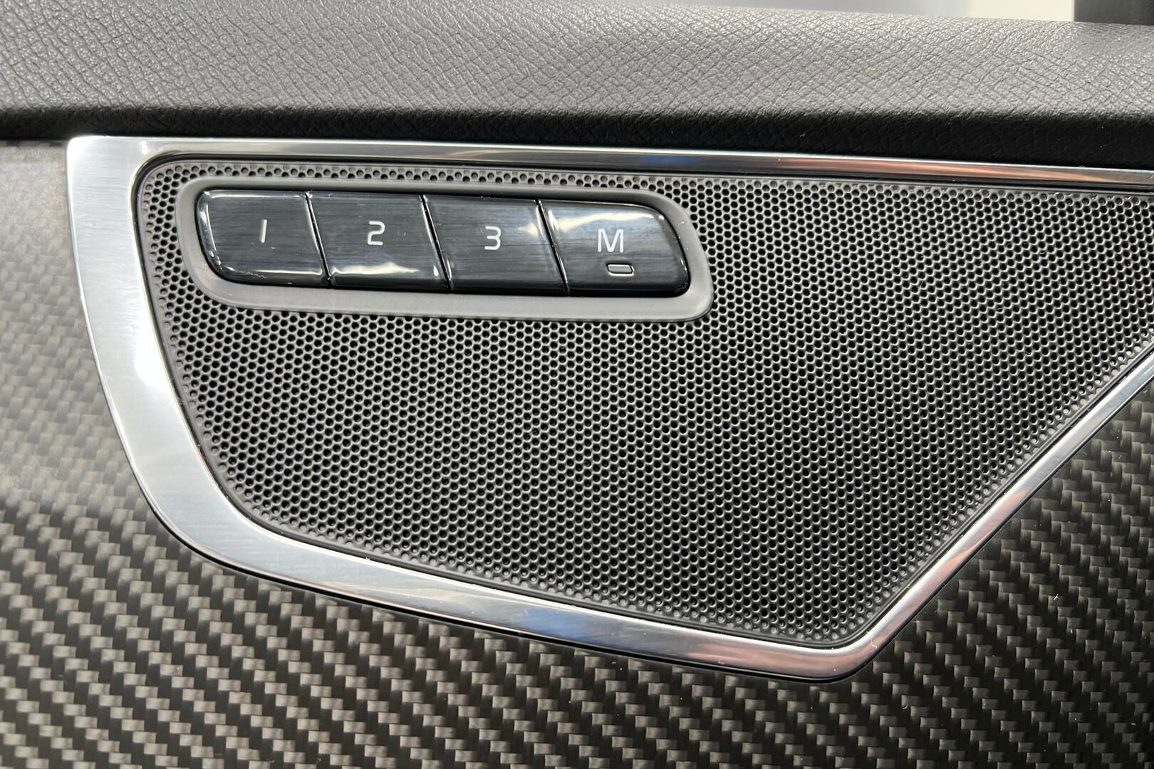 Volvo XC90 iso kuva 18